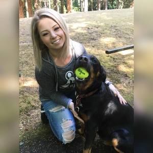 Meet your Posher, Katelyn